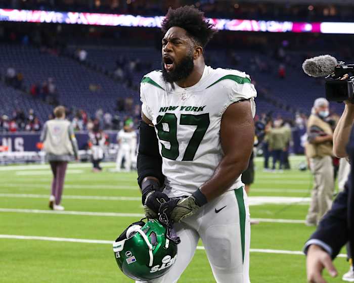 DL Nathan Shepherd shows emotion in 2021